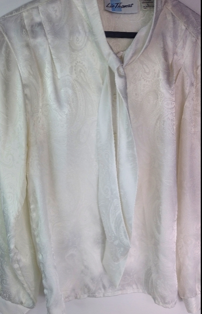 Liz Thomas L White Paisley On White Satin Blouse Top Workwear